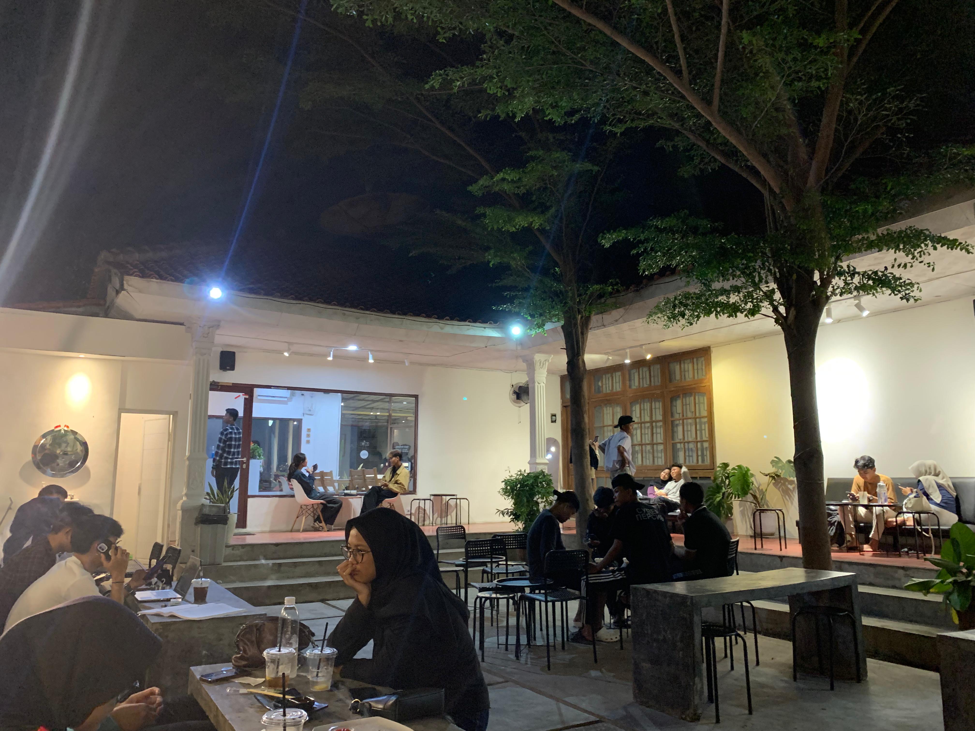 Suasana Mudmud Coffee